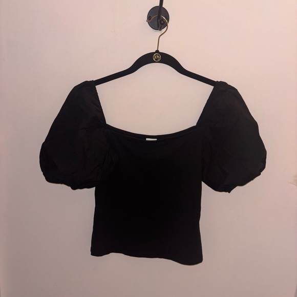 🖤 Puff Sleeve Crop Top 🖤 - Picture 3 of 8